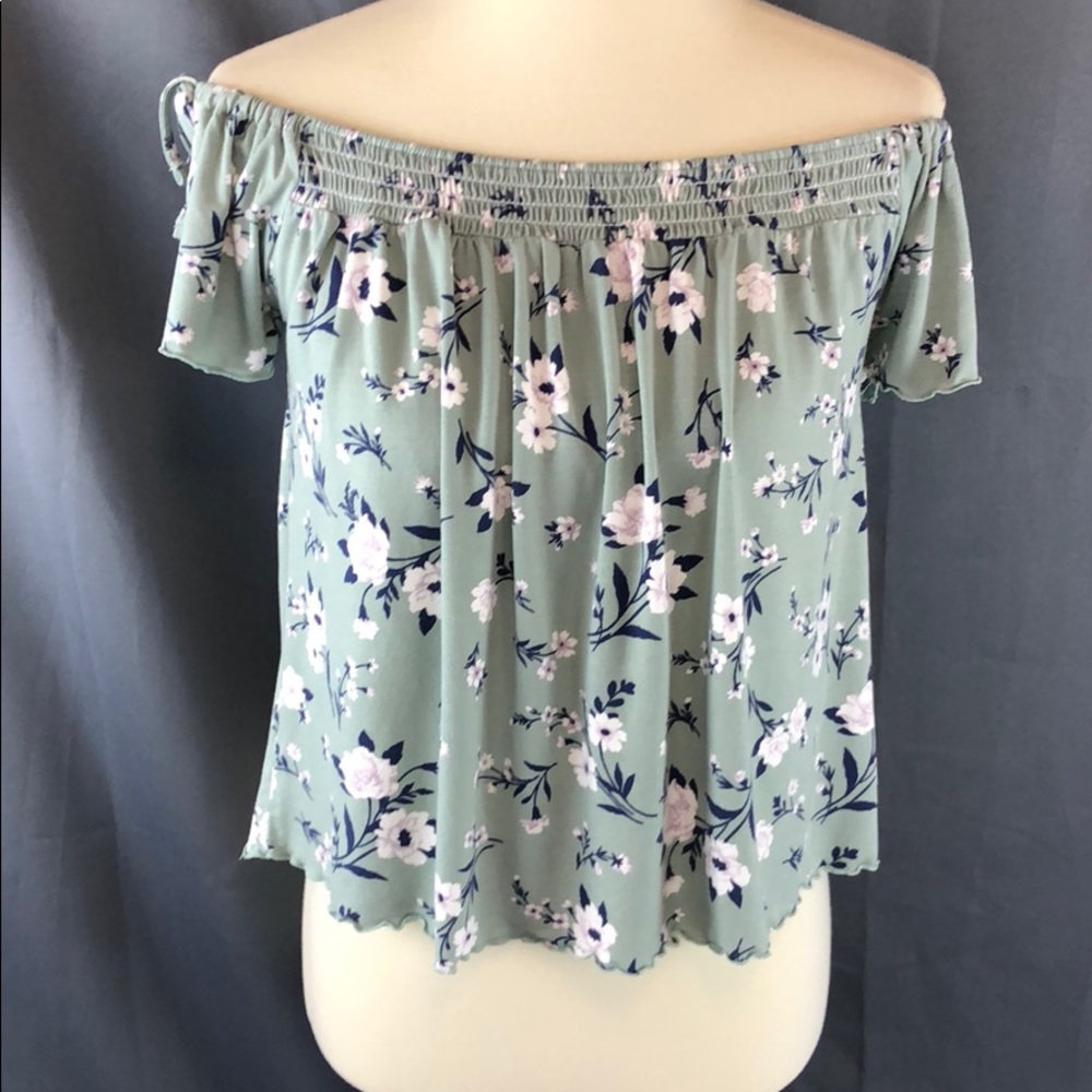 American Eagle off the shoulder top - Picture 2 of 4